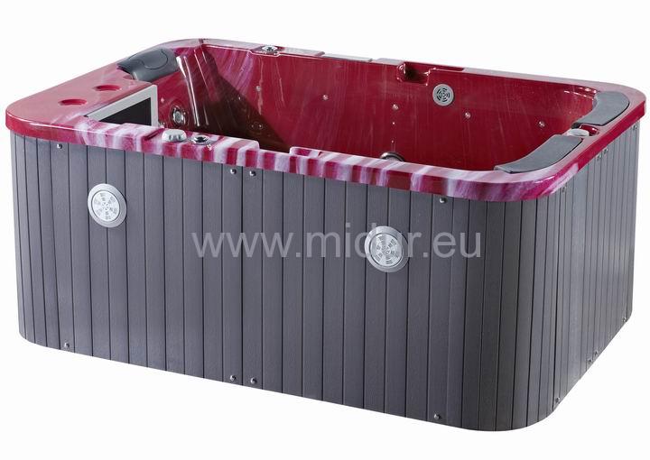 Hydromasážní vířivý bazén pro 3 osoby. 1 ležící a 2 sedící